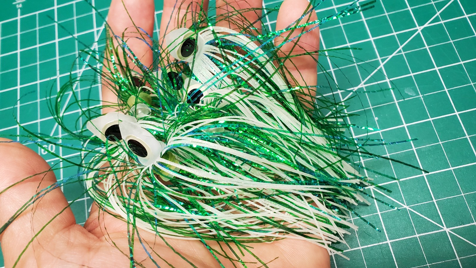 Glow Trolling Fly Skirt Duster Salmon Kingfish Dolphin Tuna