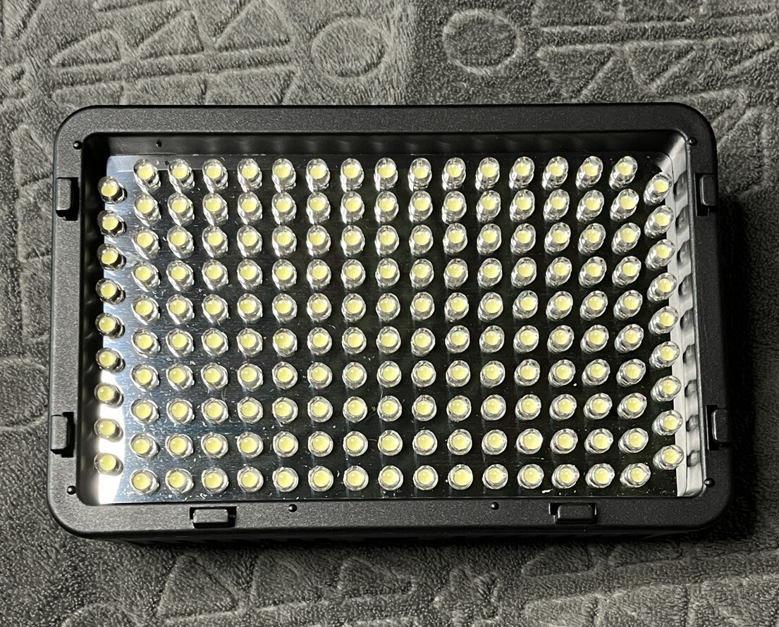 Pro Series A Color LE-130A Video Light (New)