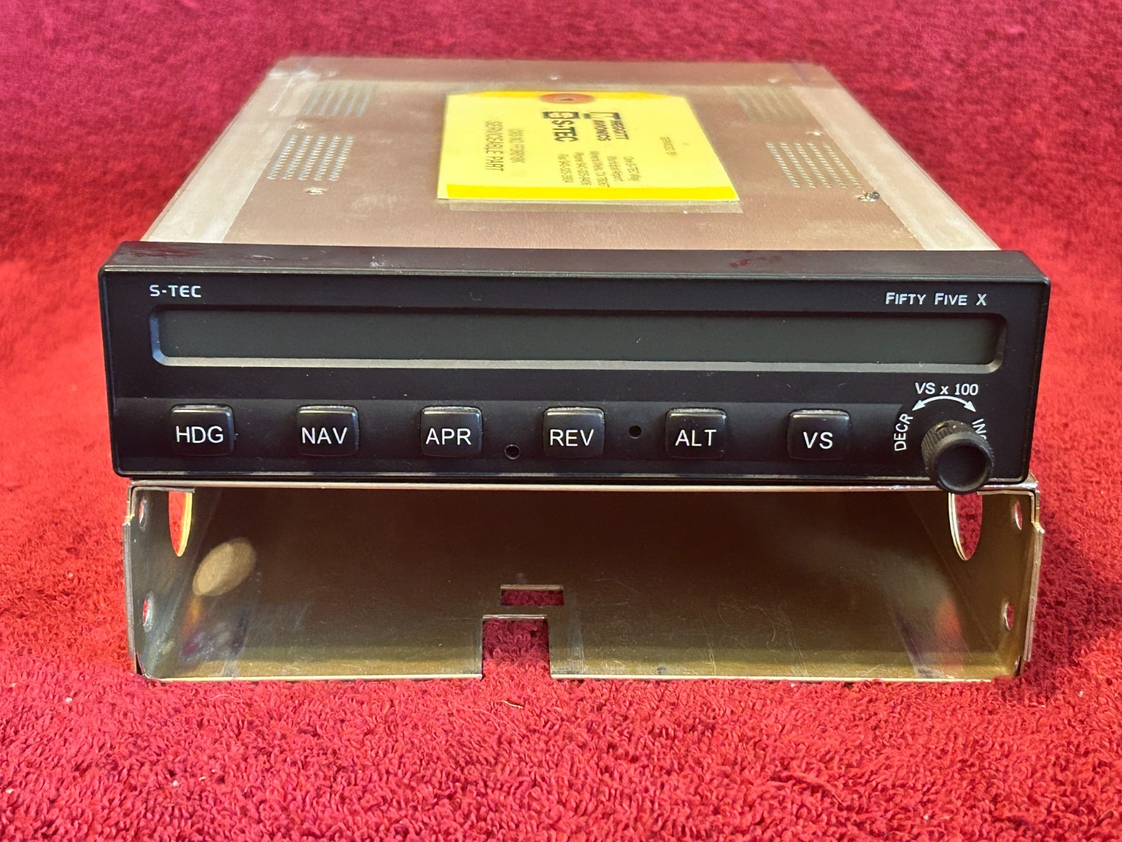 S-TEC SYSTEM 55X AUTOPILOT COMPUTER 28V P/N 01192-0-2TF WITH TRAY AND CONNECTORS