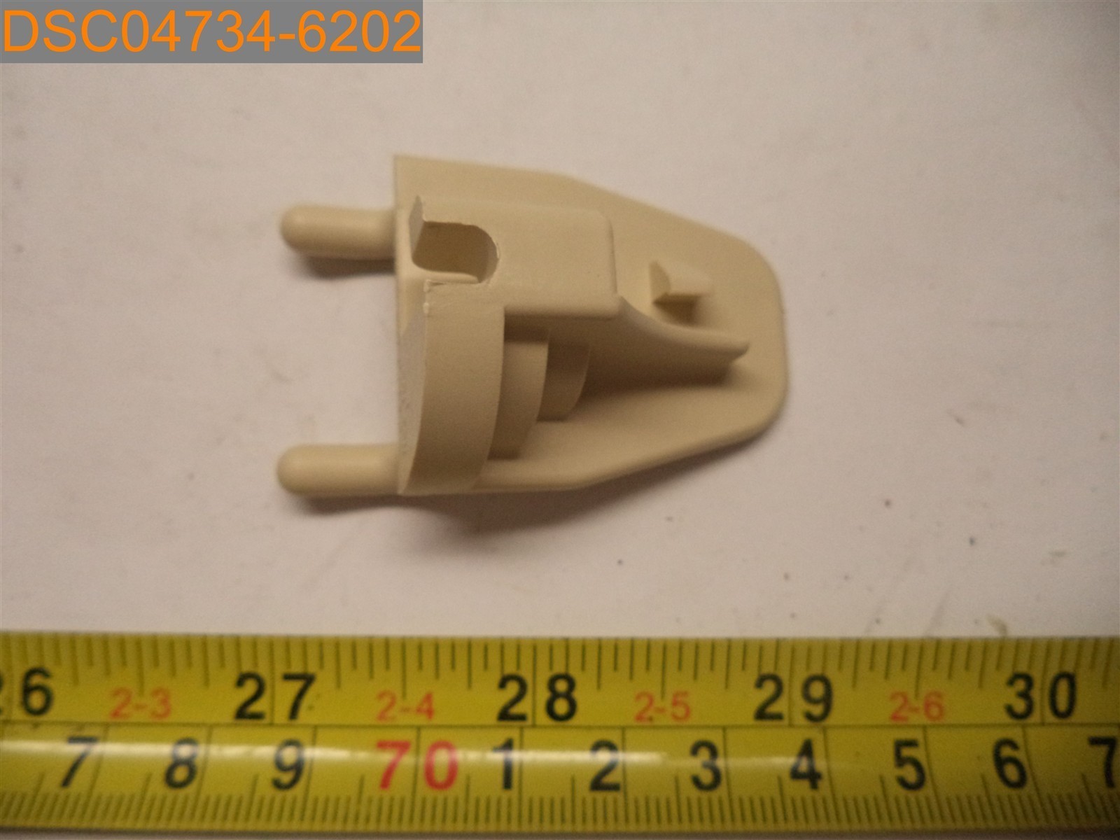 Qty=100: 2 Prong Plastic Back 186 HK Beige 7155972891 R33-186-100 037193273041