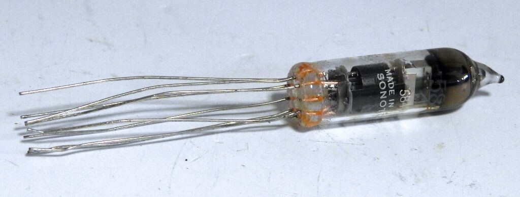 SET OF 4 NEW OLD STOCK UNUSED SONOTONE 5840 / EF732 / 5840W SUBMINITURE PENTODE