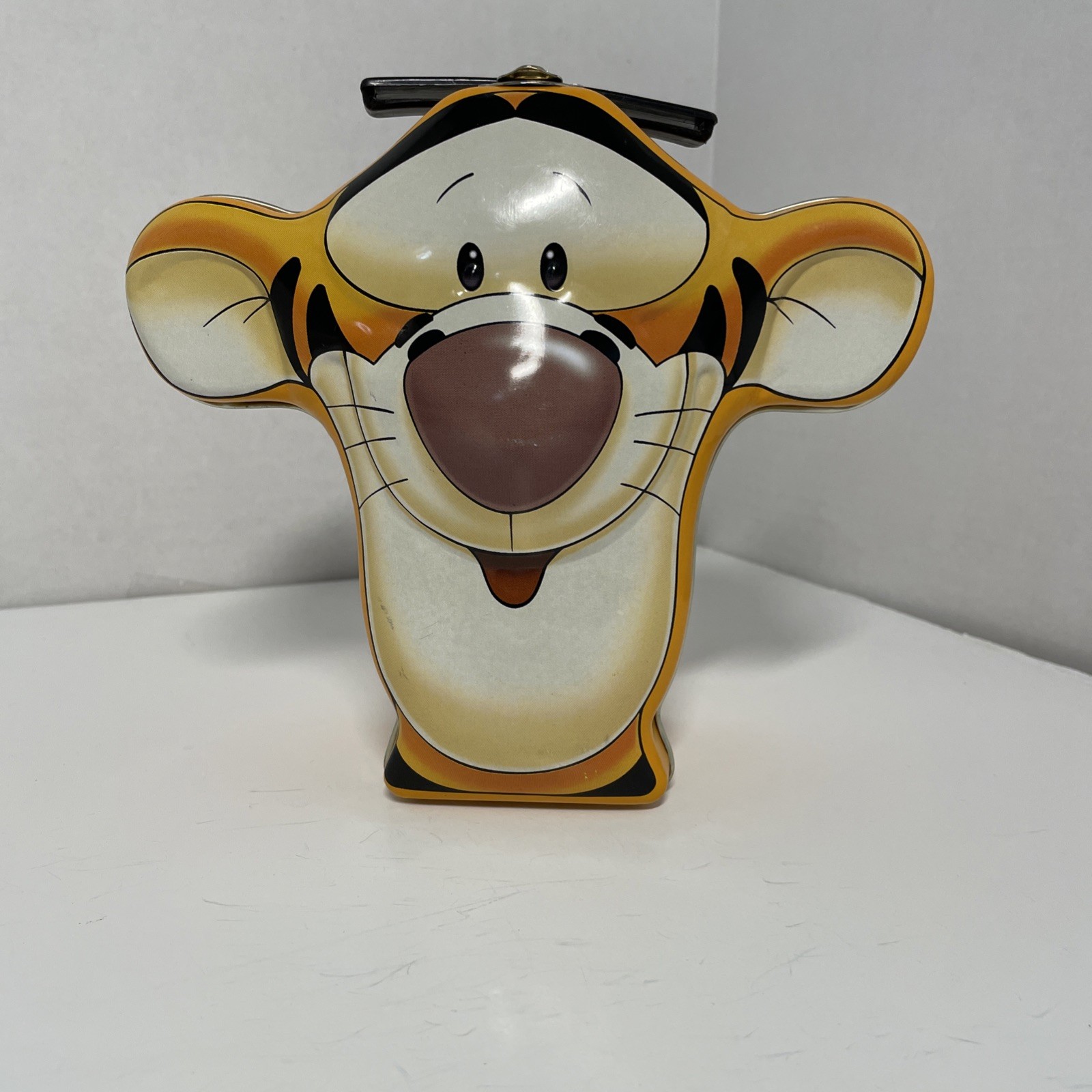 Tigger Metal 7” Snack Box  Used Crayon Odor