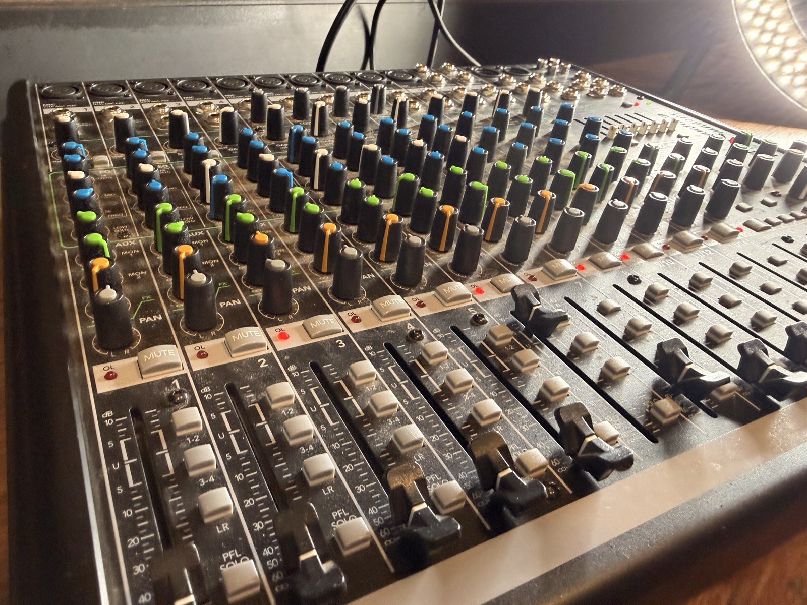 Mackie PROFX22V2 22-Channel FX Mixer - Tested & Working!