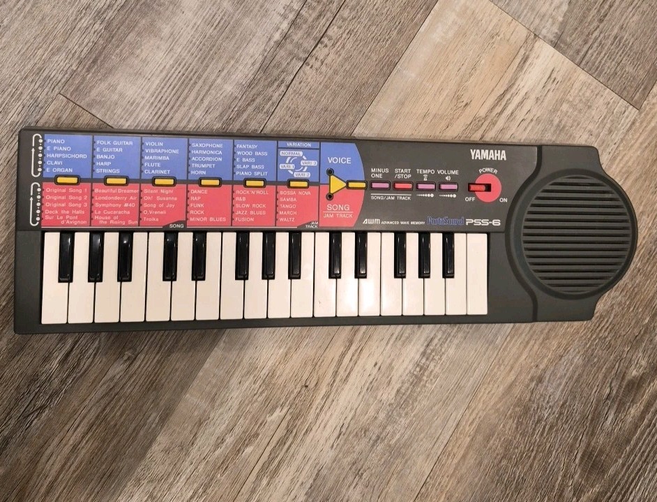 Yamaha PSS-6 Mini Keyboard, w/Advanced Wave Memory, Tested, Sounds Great!