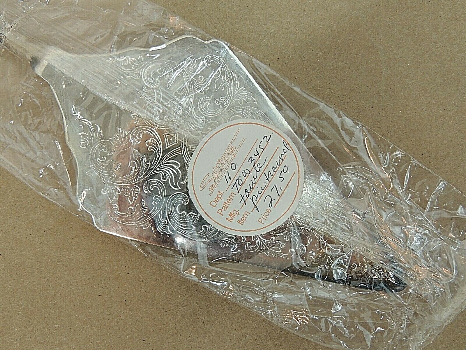 TOWLE PIE SERVER, SILVERPLATE TOW 3452