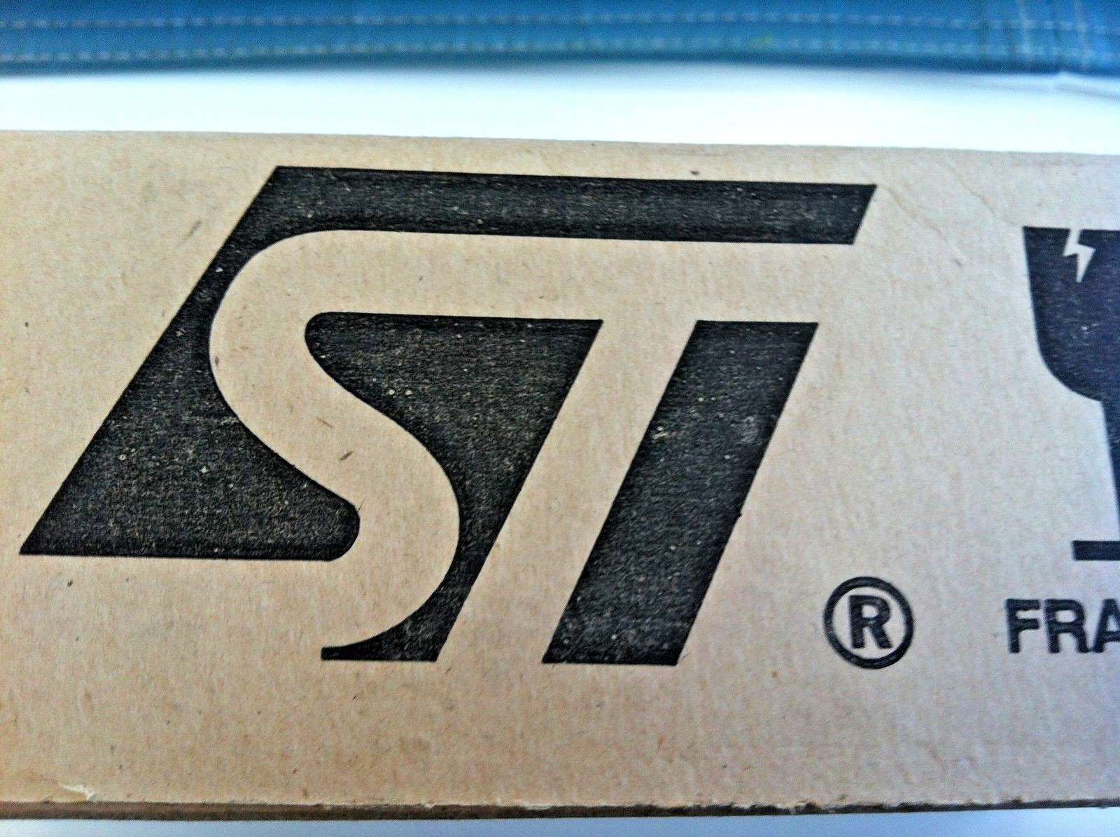 BTW66-200 THYRISTORS 200V 30A New Original ST LOT OF 10