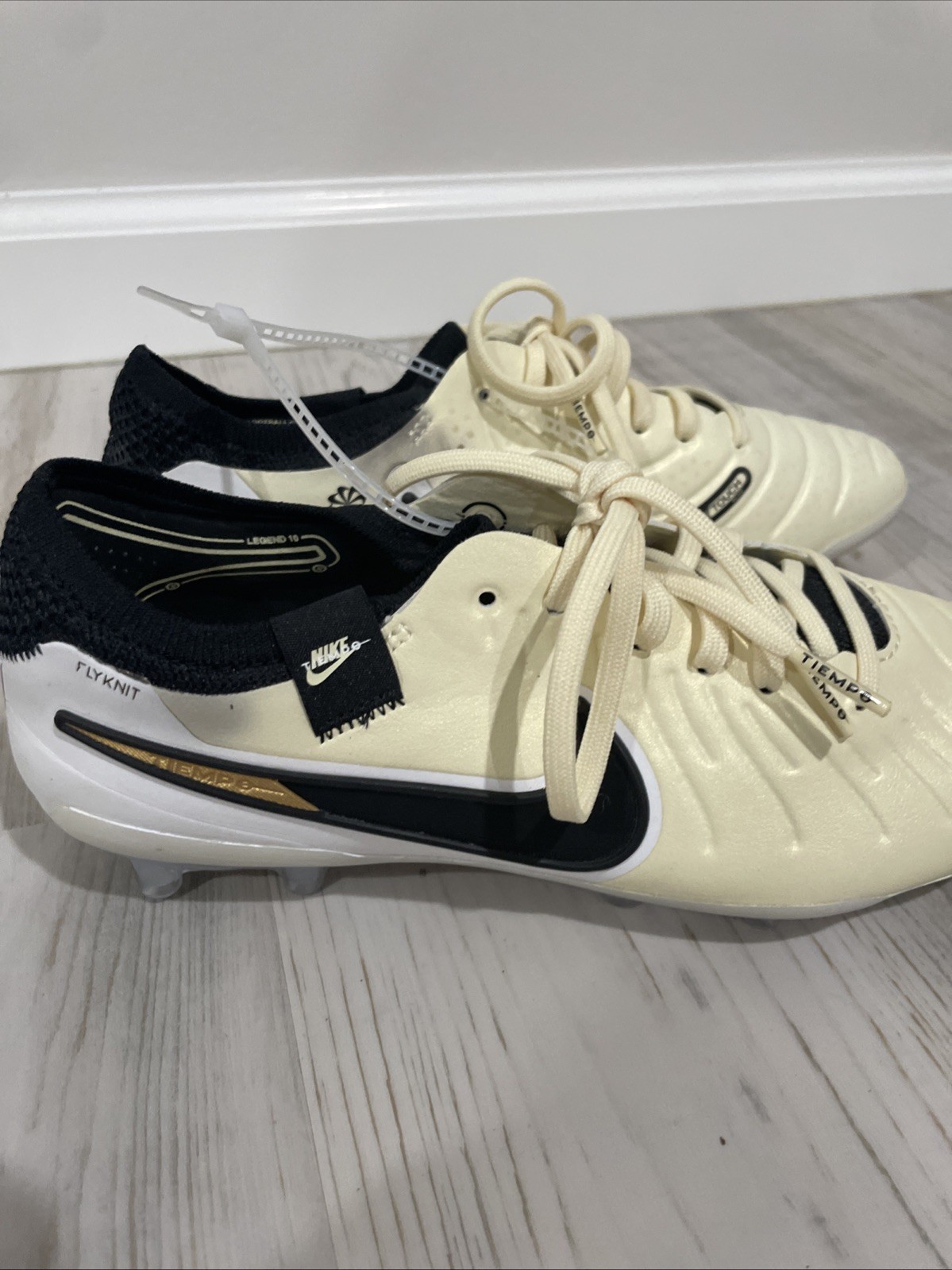 Nike Tiempo Legend 10 Elite FG Lemonade Men’s Size 5/WMNS Size 6.5 Not Used New