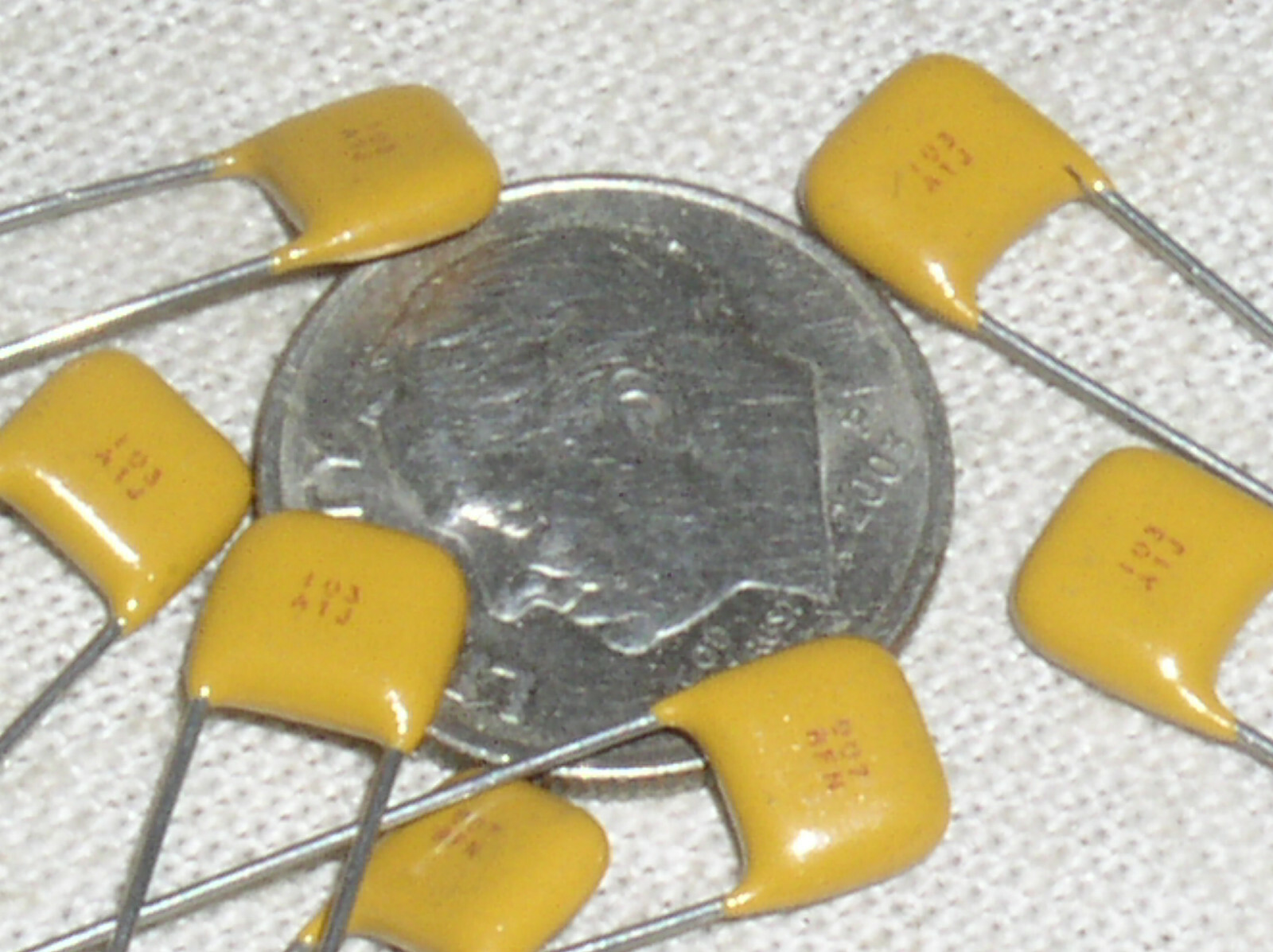 10 NEW SR301A103JA RADIAL LEAD CERAMIC CAPACITOR .01UF 100V 103 C0G NPO USA