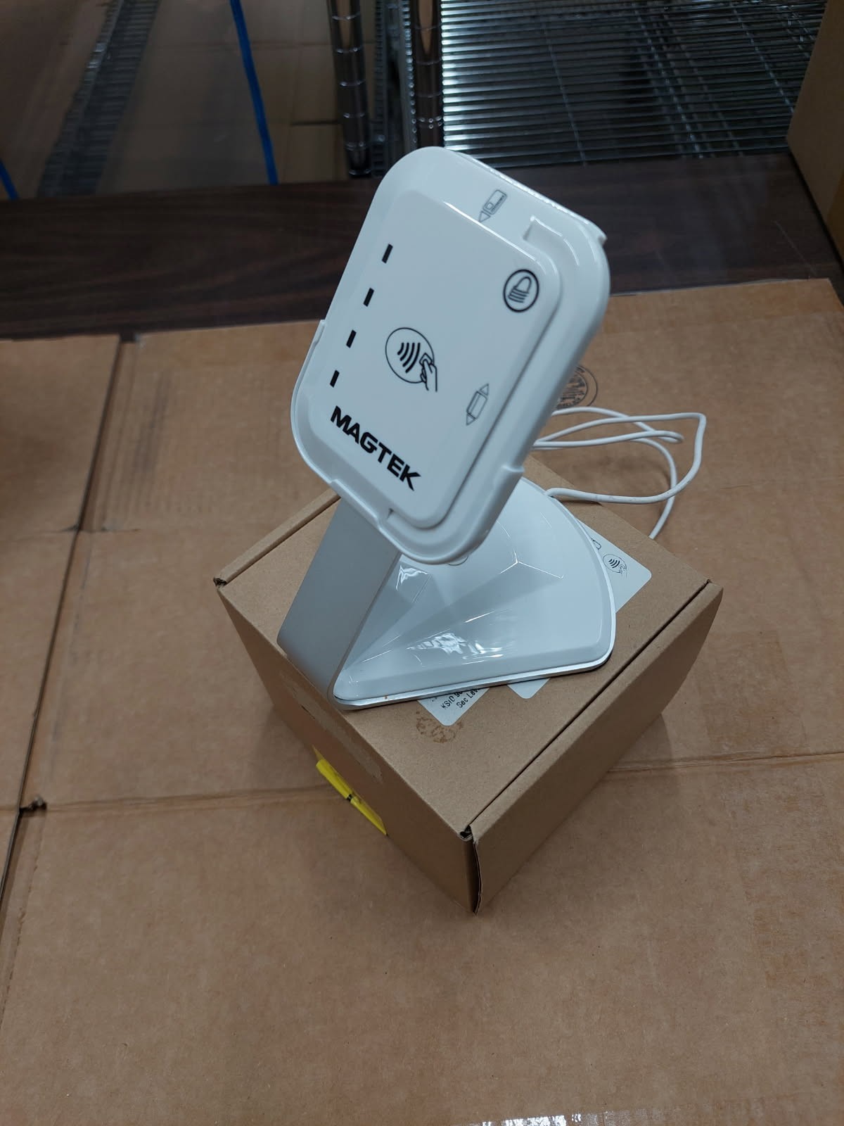 MagTek tDynamo (Gen 1) EMV/Swipe/NFC Card Reader w/Stand - 21079821