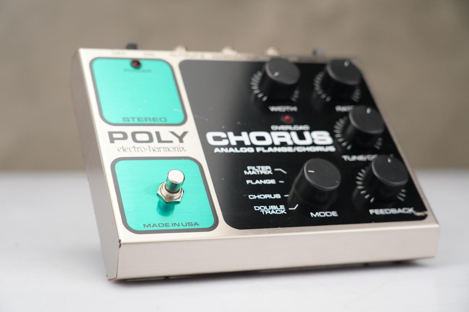 Electro-Harmonix Poly Chorus Analog Flange / Chorus Effects Pedal #58810