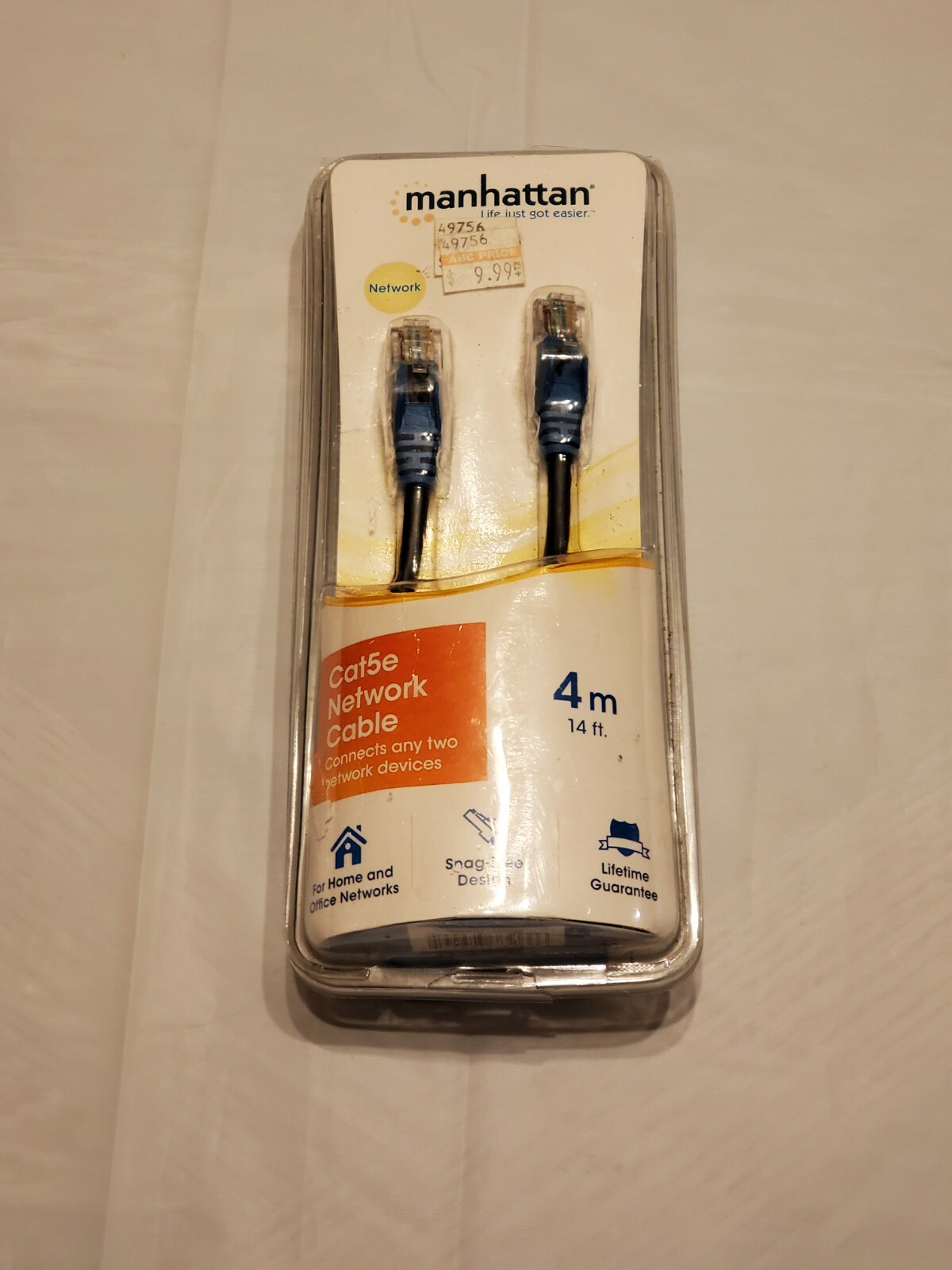 Manhattan 14ft 4m. Cat5e Network Cable. 66623 73266.