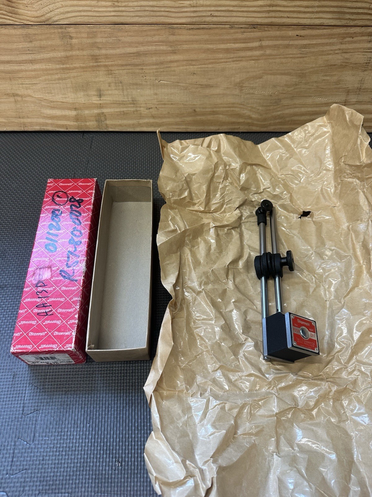 Starrett 657D Magnetic Indicator Base New Open Box