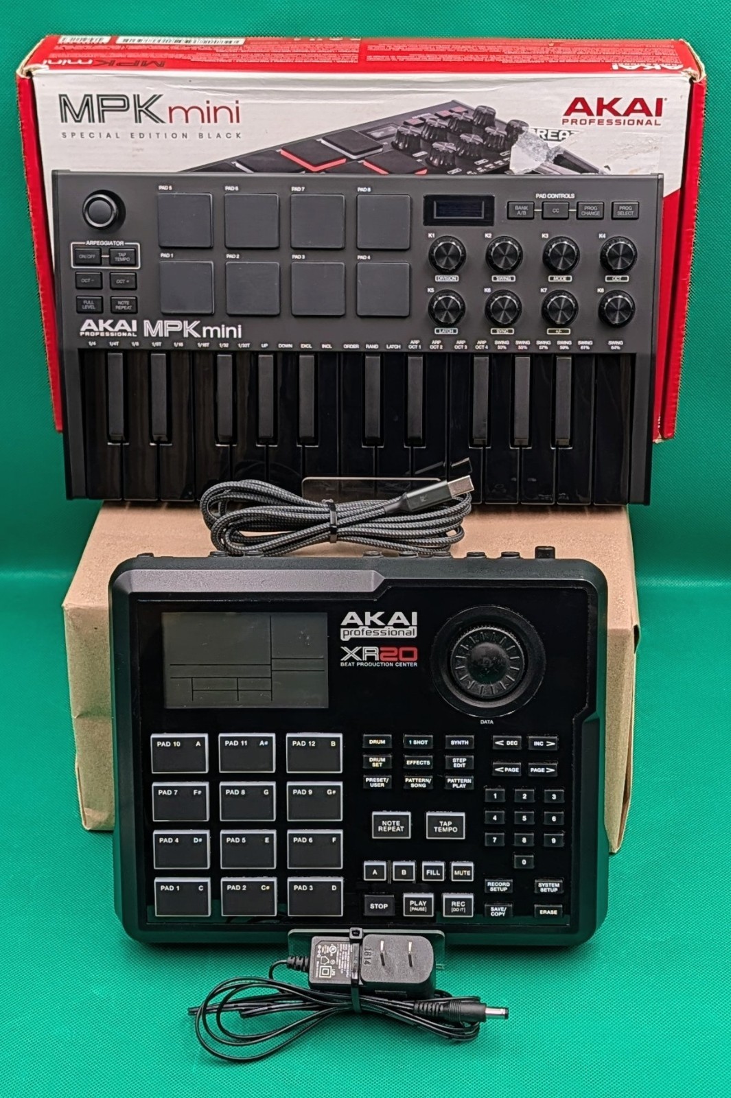 AKAI Professional XR20 Drum Machine & MPK Mini MK3 Midi Controller FREE SHIPPING