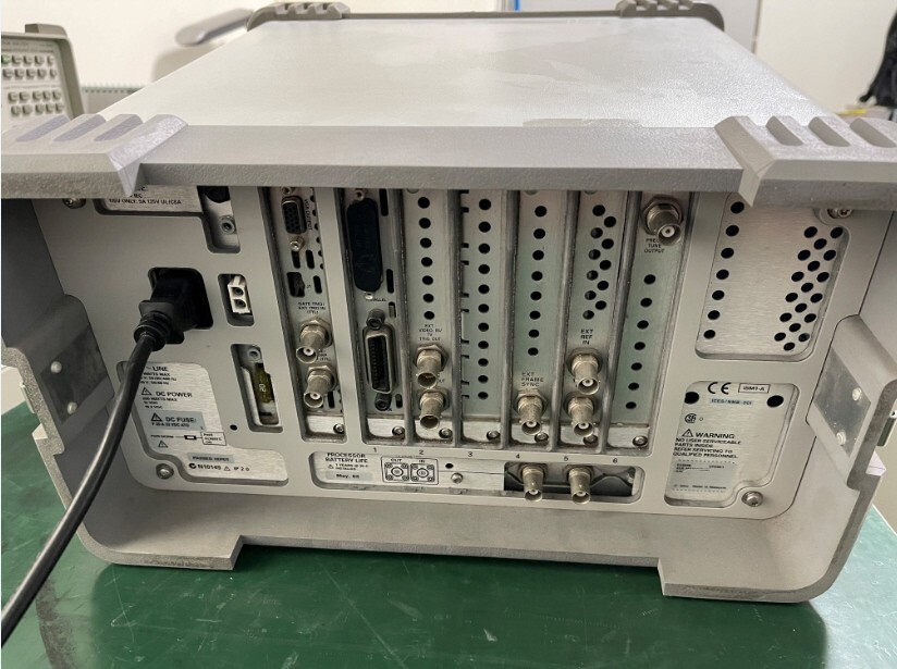 Agilent ESA E4405B 9kHz - 13.2GHz Spectrum Analyzer