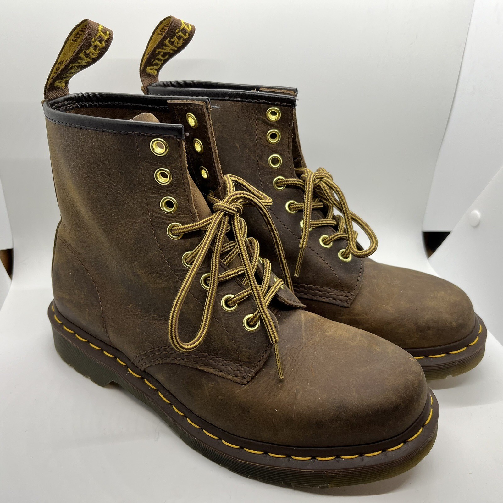 Dr Martens (Size 8 Women’s, Size 7 Men’s) Boots Air Wair 11822 Brown Leather