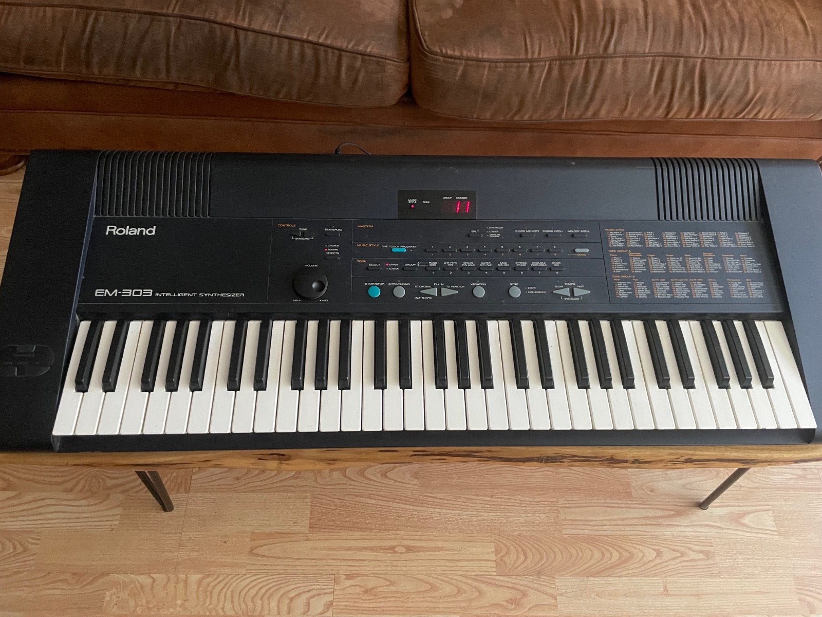 ROLAND EM-303 - INTELLIGENT SYNTHESIZER - Japan Keyboard 90's Nice! Seinfeld