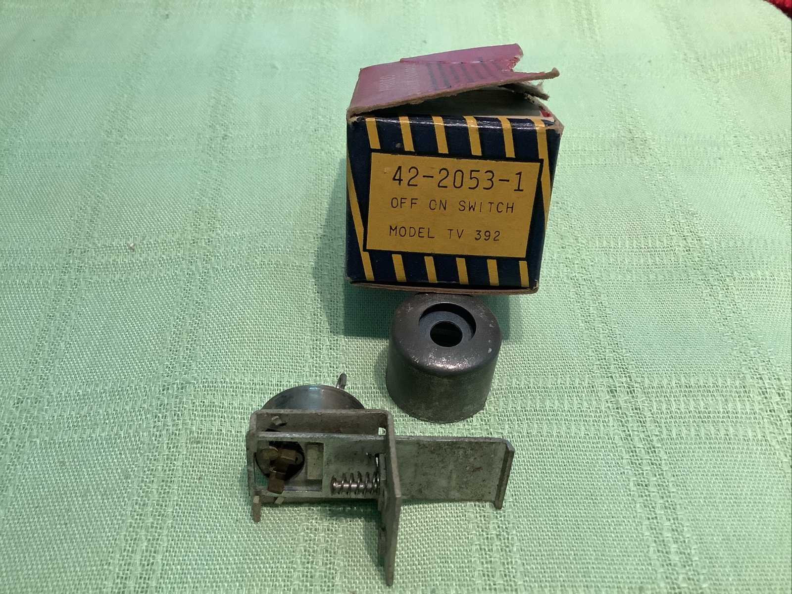 Philco OEM Part  42-2053-1 On/Off Switch 3 Amp 125volts Push Push