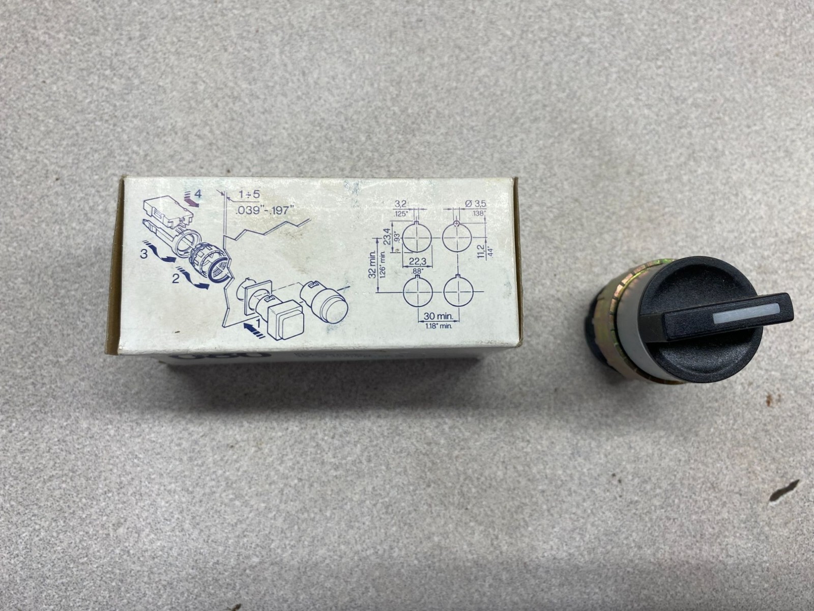 G.E 080SMUN 3 Position Knob Selector NEW