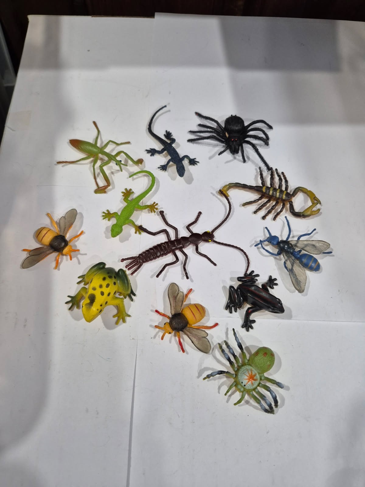 Vintage Lot of 11 Insects and Amphibians Plastic PVC Rubber B11