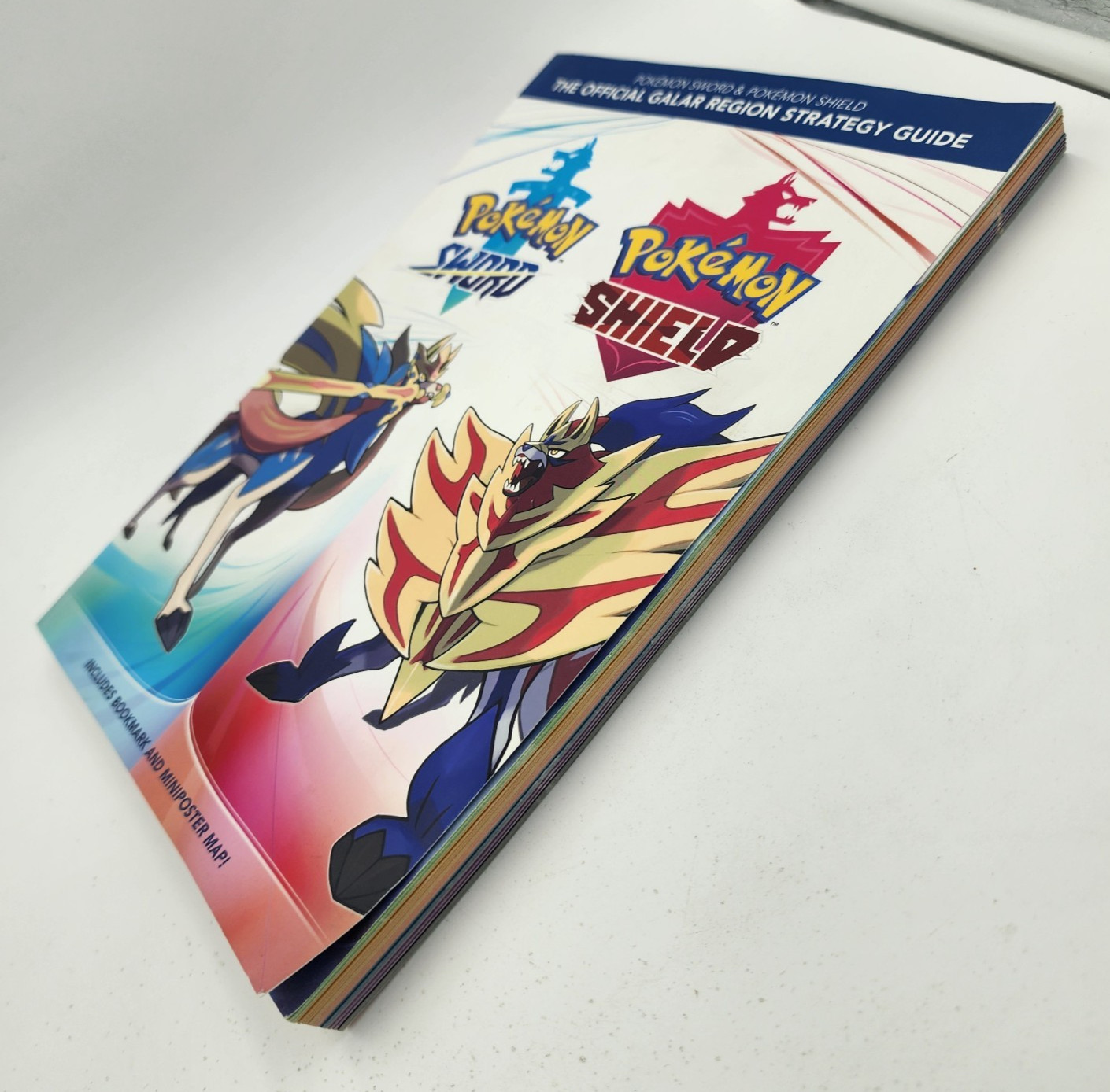 Pokemon Sword & Pokemon Shield: The Official Galar Region Strategy Guide