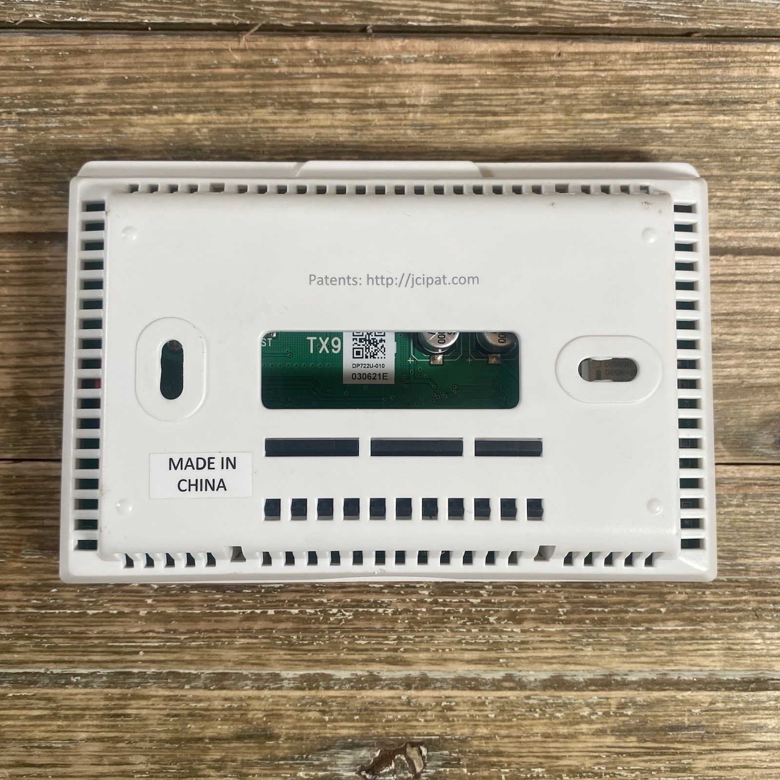 PurePro DP722U 7 Day Digital Programmable Thermostat, Heat/Cool