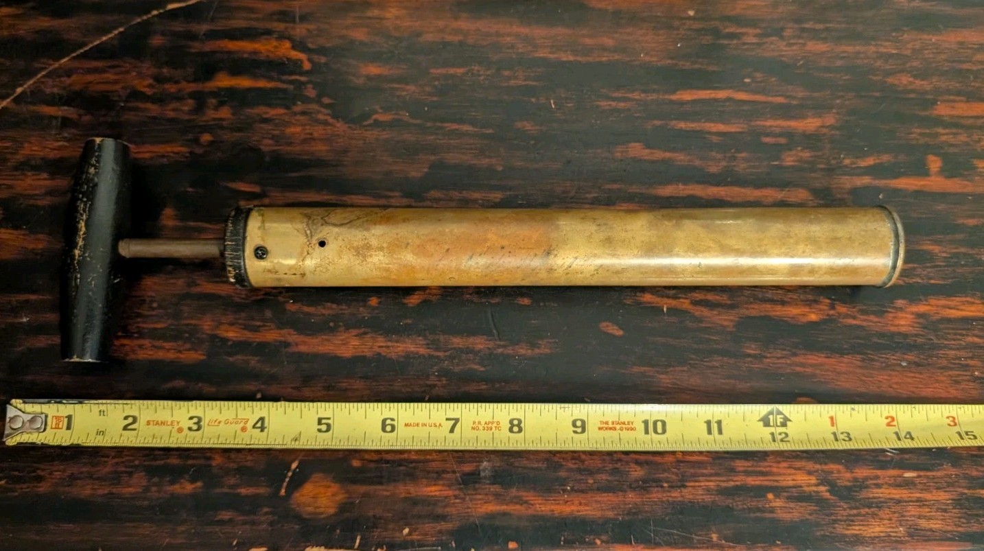COLEMAN LEACOCK LANTERN HAND PUMP LARGE AMISH MADE WORKS PROPERLY