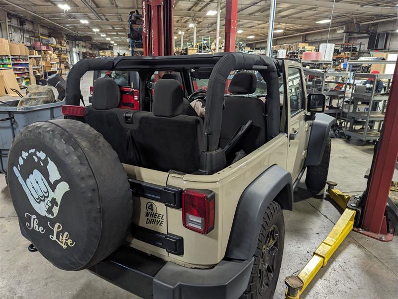 Used Front Left Steering Knuckle fits: 2017 Jeep Wrangler 4x4 LHD Front Left Gra