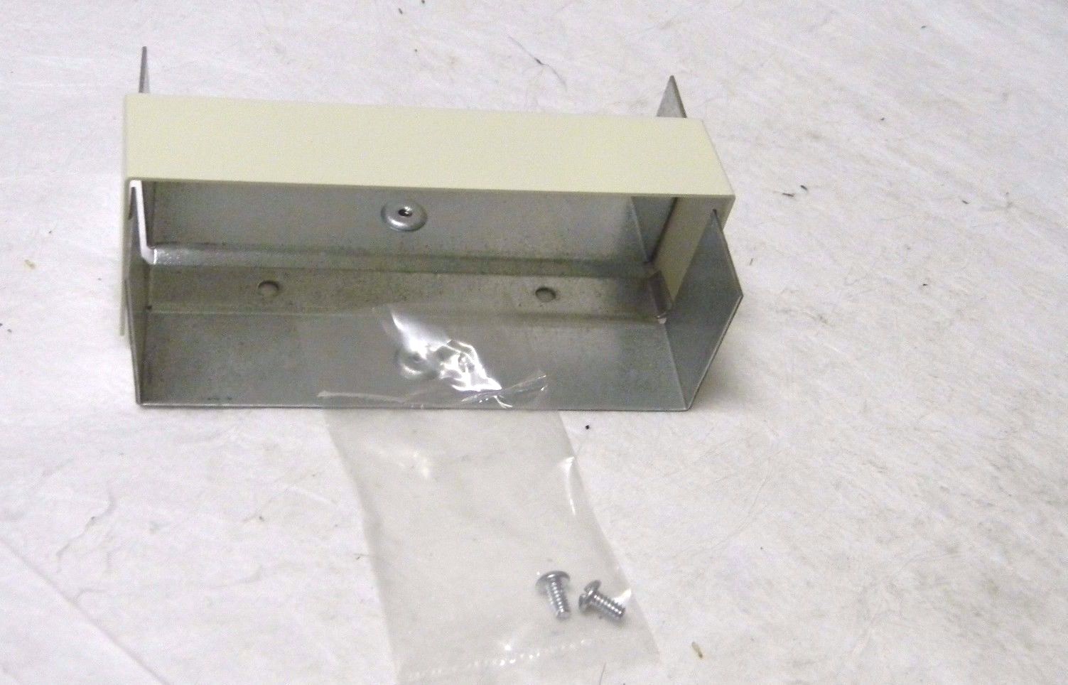 Hubbell 5.02" x 2.79" Ivory Rectangular Raceway Fittings Qty 3 HBL4750TFIV