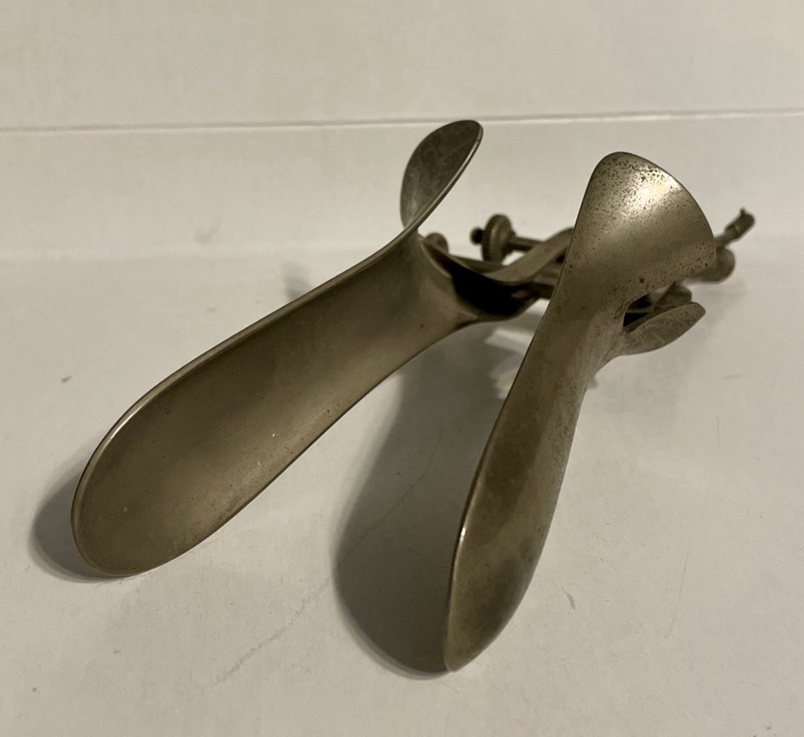 VTG Speculum With Lightbulb