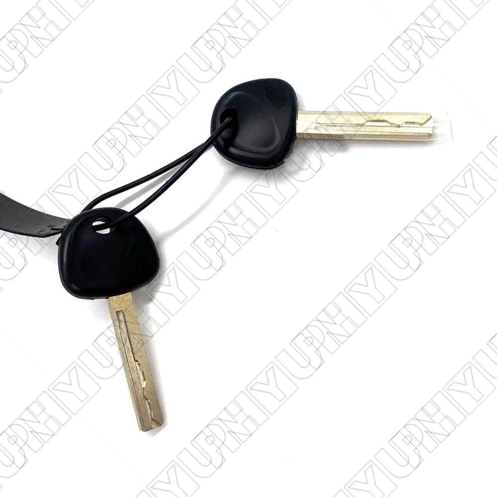 1 Set Door Lock Cylinder with 2 Keys For Dodge Attitude Hyundai Accent 2012-2014