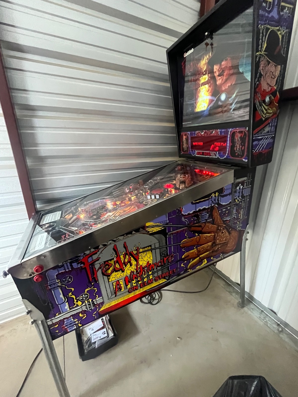 Freddy Krueger Nightmare on Elm Street Pinball Arcade Machine..Nice