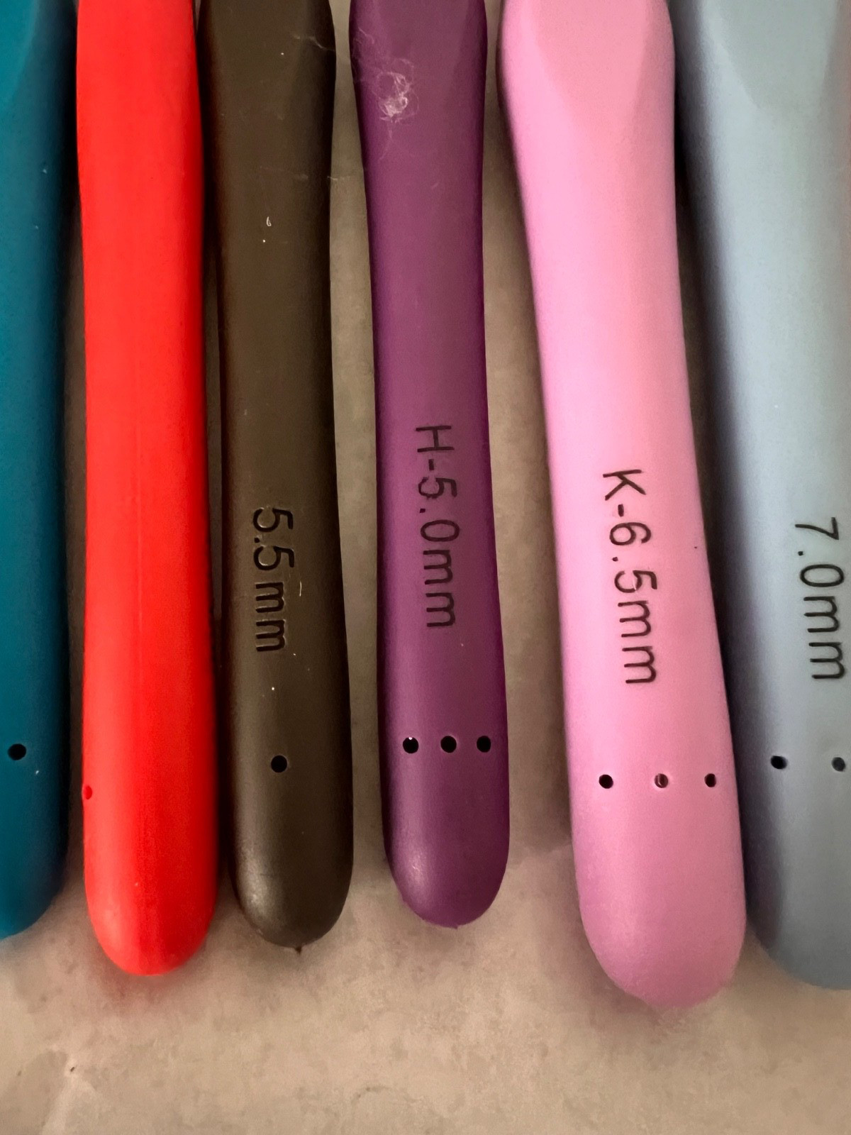 A-3 14 Piece Yarniss Crochet Hooks Set - MultiColor
