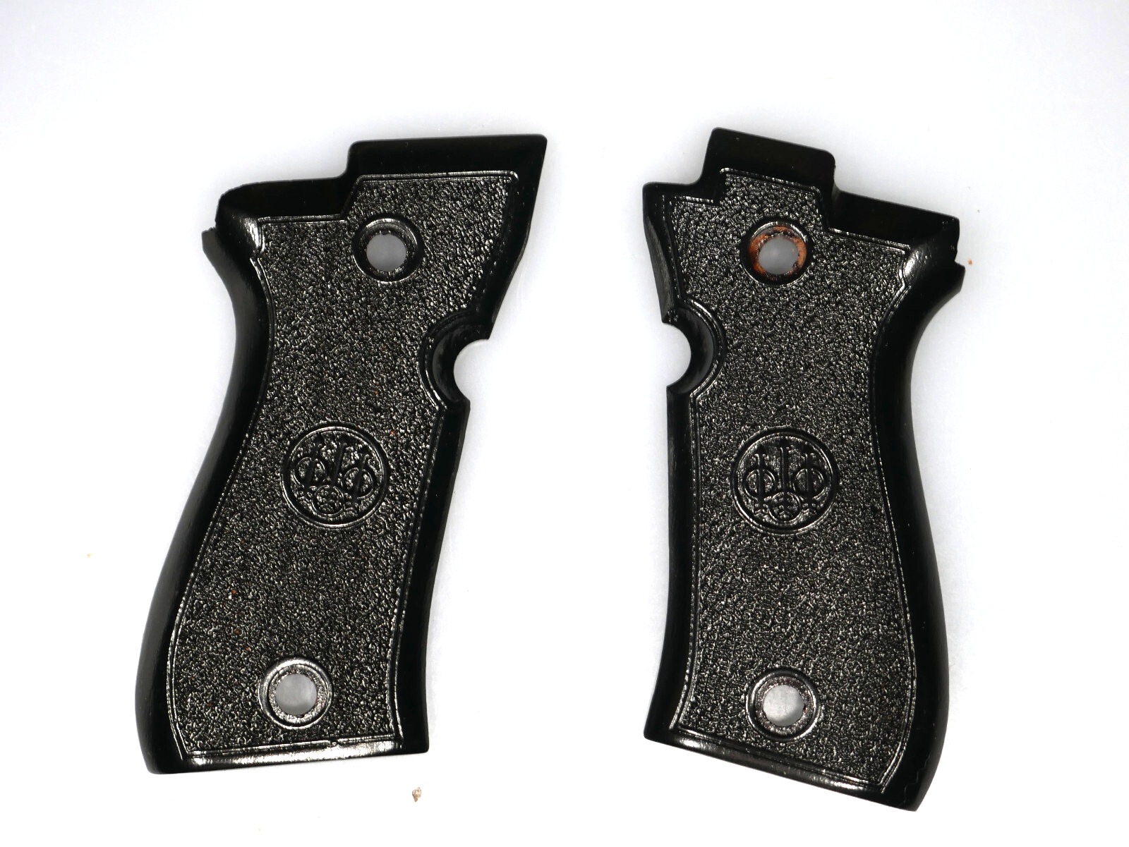 CUSTOM MADE WALNUT GRIPS FITS BERETTA F81 81FS 81BB 81F F84 "BLACK-SANDED/LOGO"