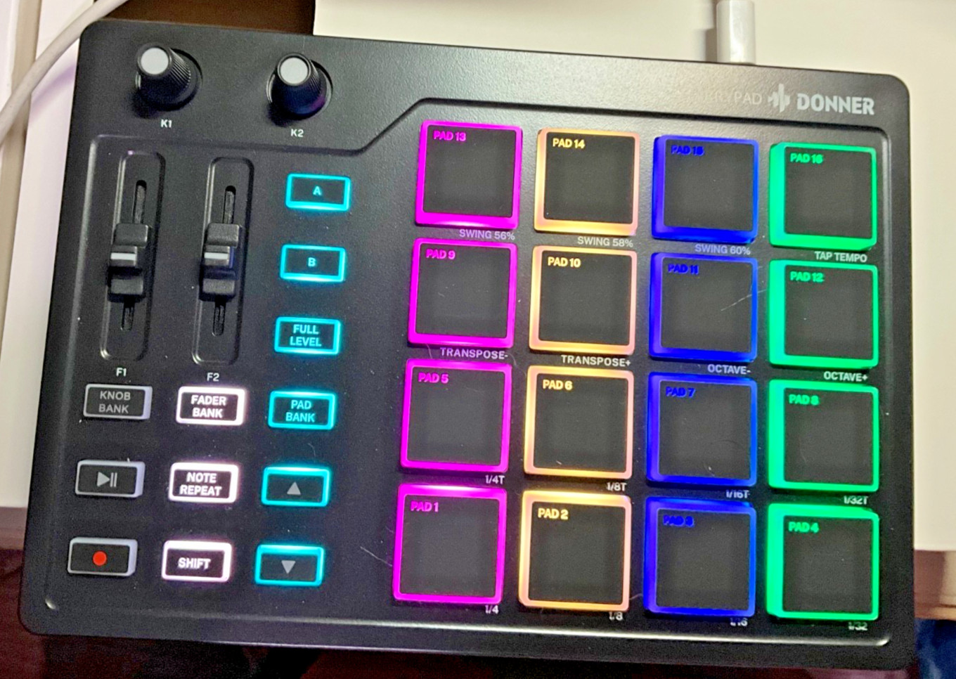 Donner STARRYPAD EC3305 MIDI Drum Machine Pad Beat Maker - 16 Beat Pads