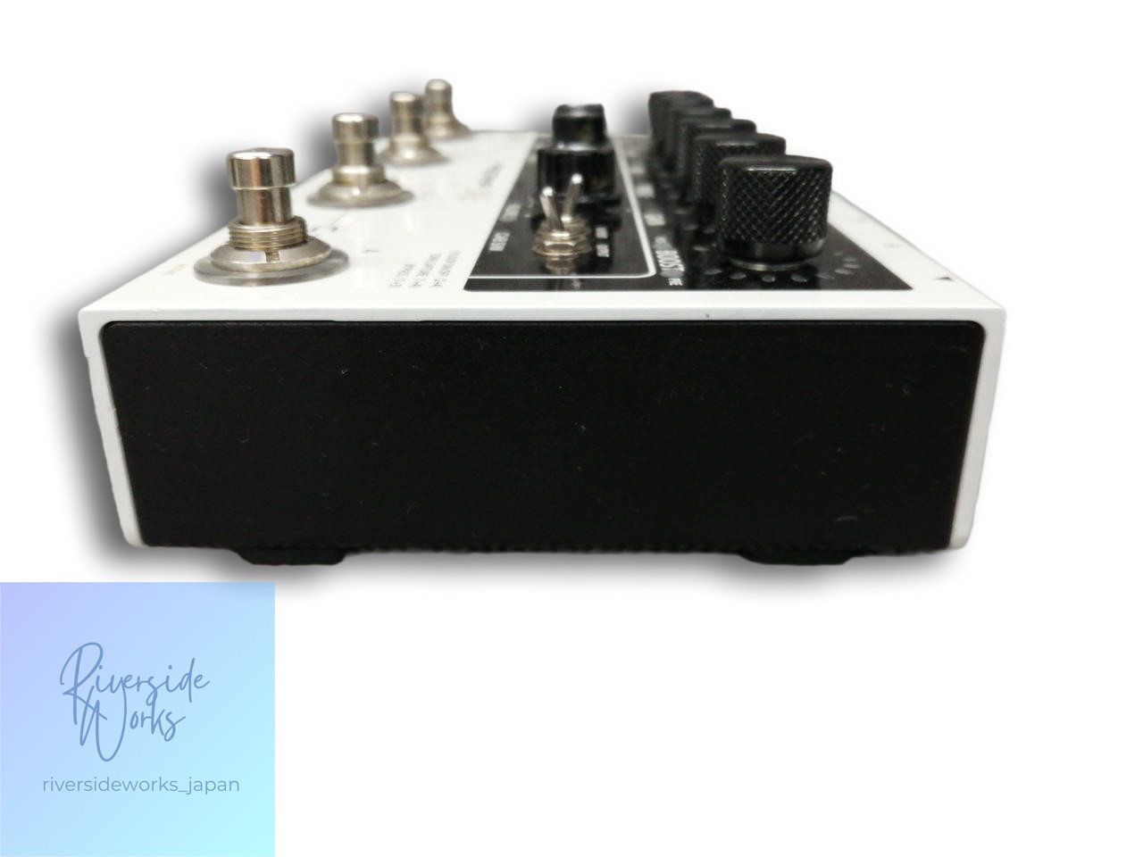 MOOER PREAMP LIVE Guitar Preamp Effects Pedal - Compact Design JP