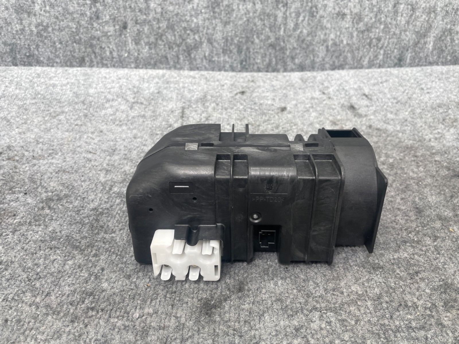 Dynamic Seat Vacuum Pump Control Unit Mercedes R231 Sl550 Sl63 oem