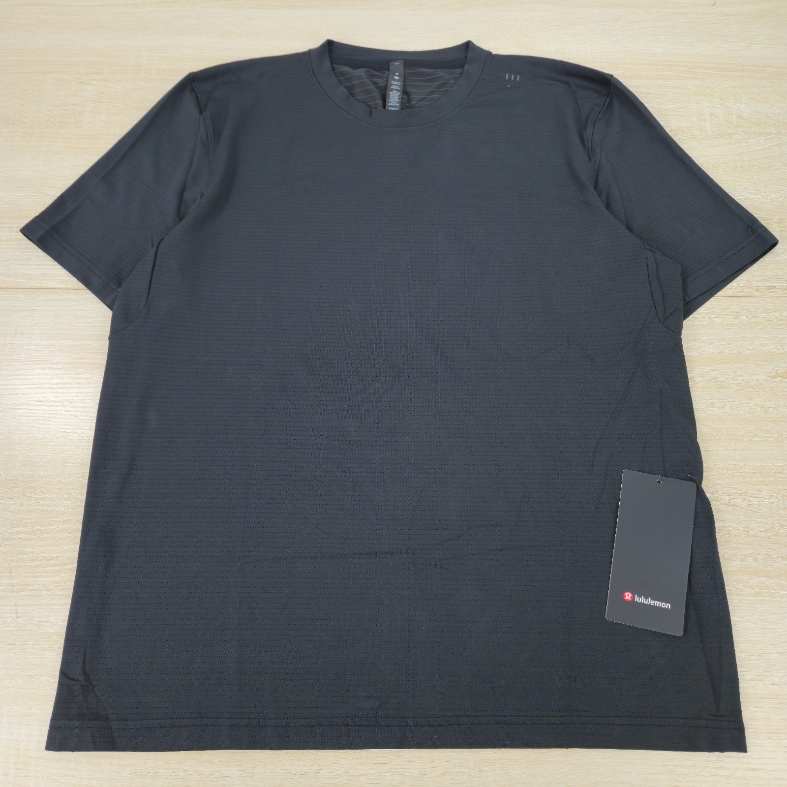 NEW Men's M Lululemon License to Train Relaxed Short Sleeve Black Performance
