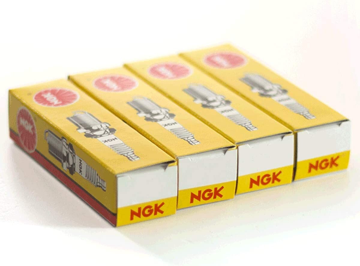 NGK Spark Plug DR8EA 7162 Yamaha Warrior 350 350 Warrior 1987-2004 Pack of 4