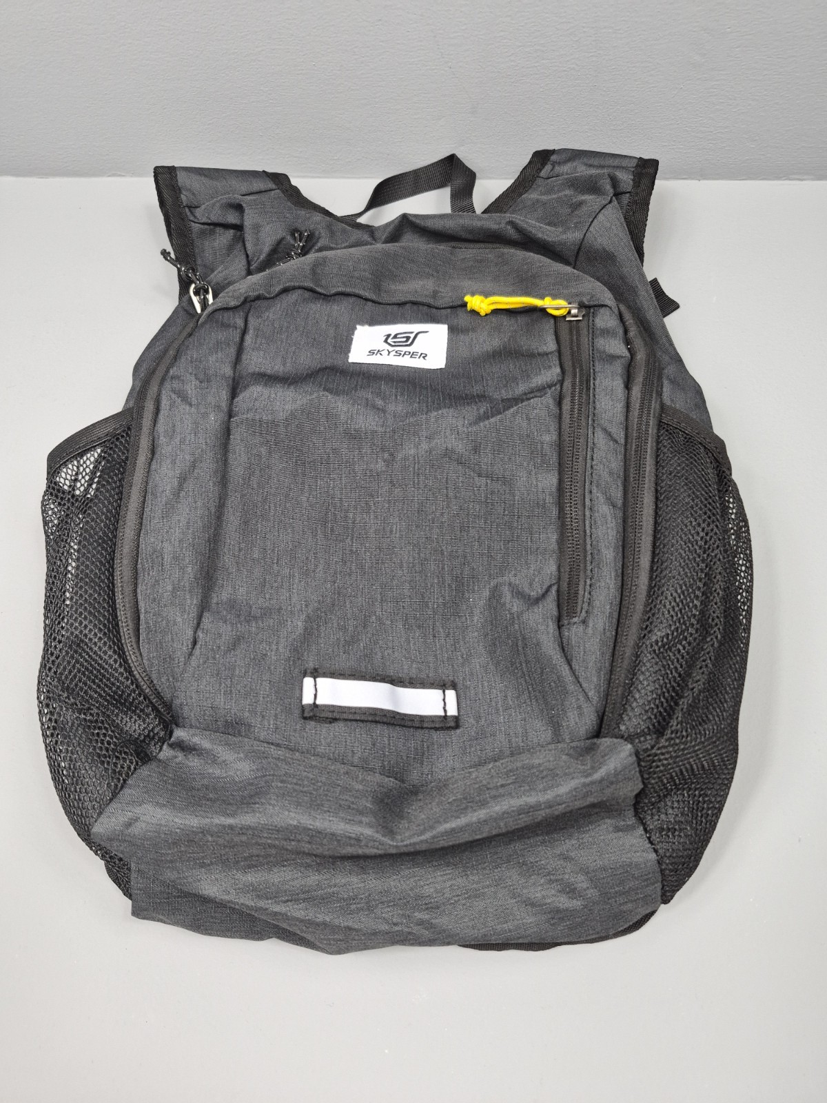SKYSPER 10L Hiking Backpack Gray/Black Zip, Mesh Pockets, Fits 13" Laptop