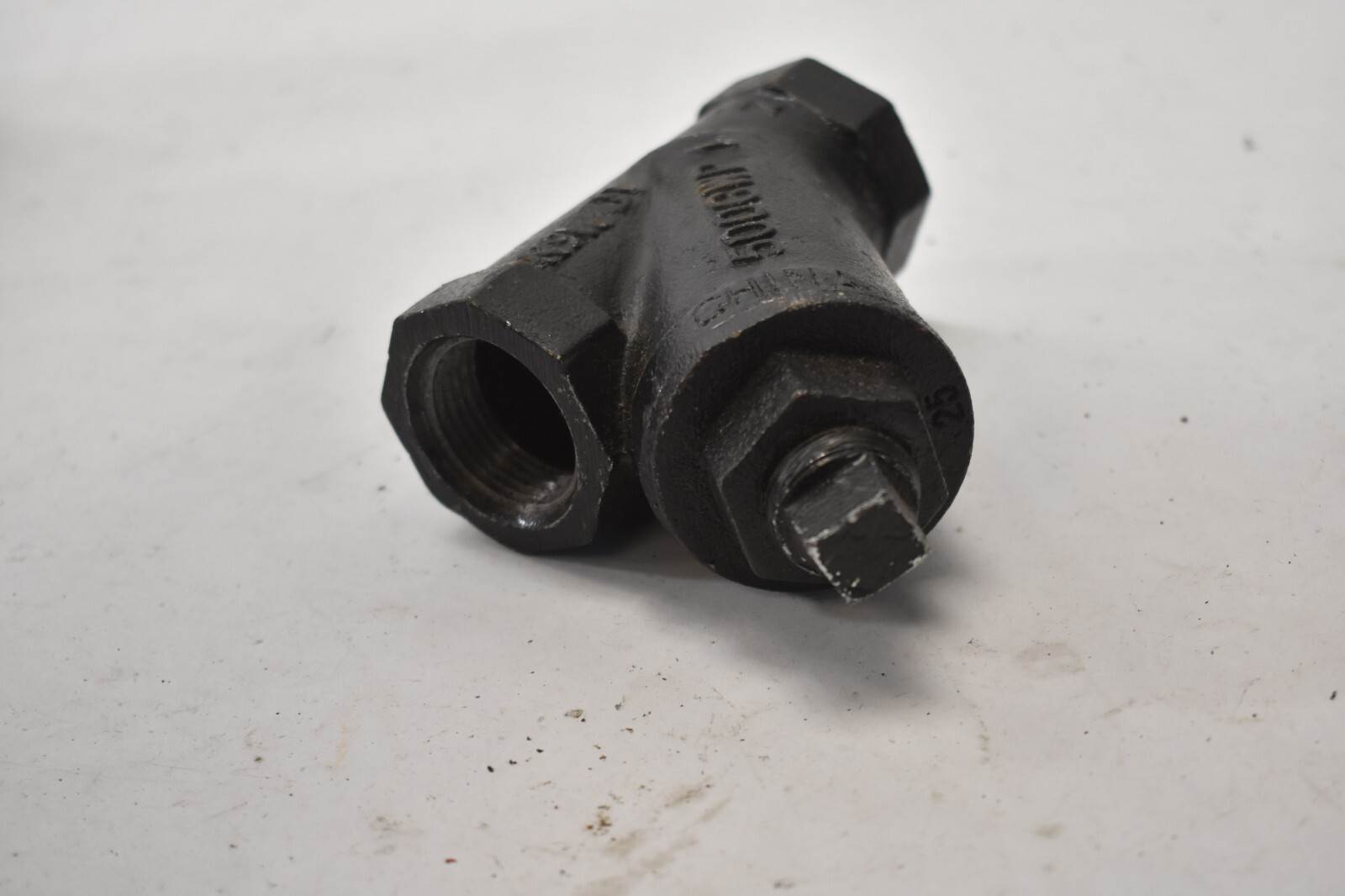 Legend Valve 1" Pipe Y Strainer 500 CWP Threaded Fitting Cast Iron