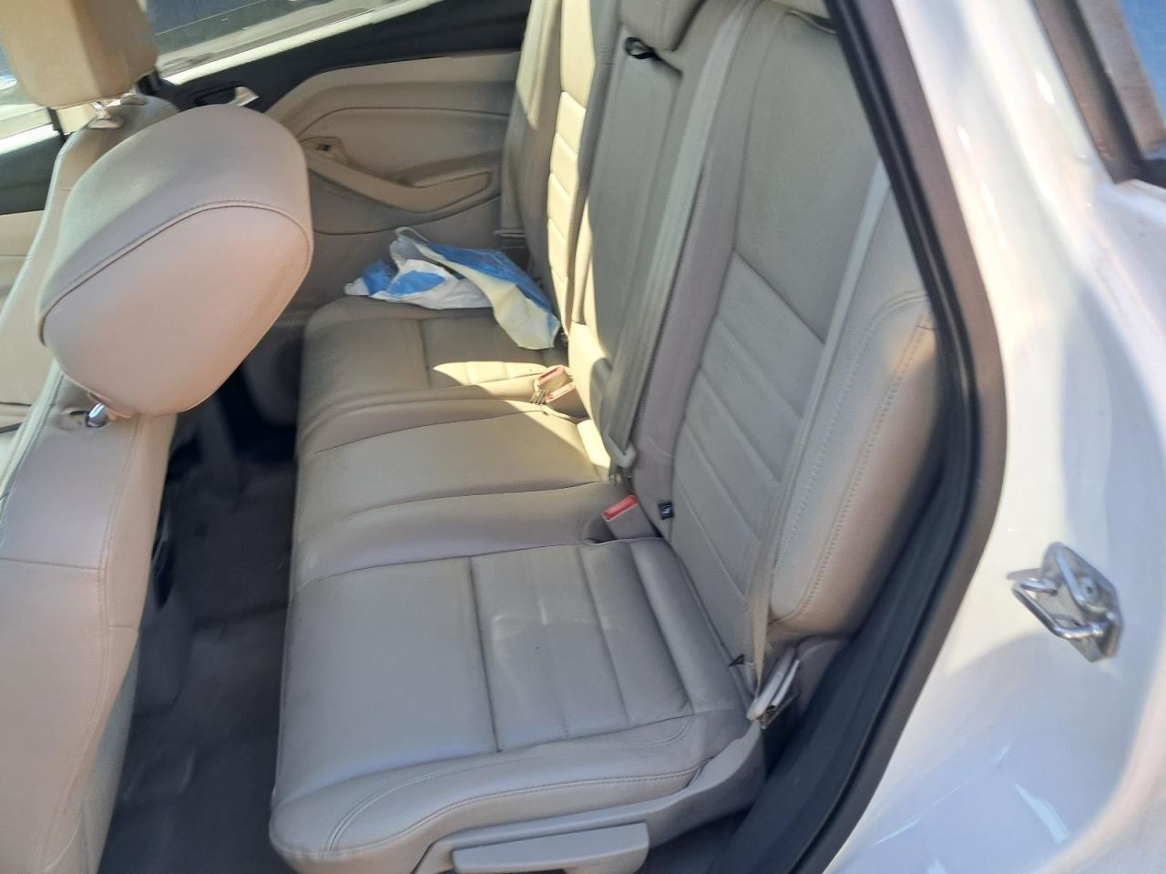 ESCAPE 2014 Glove Box 4842323