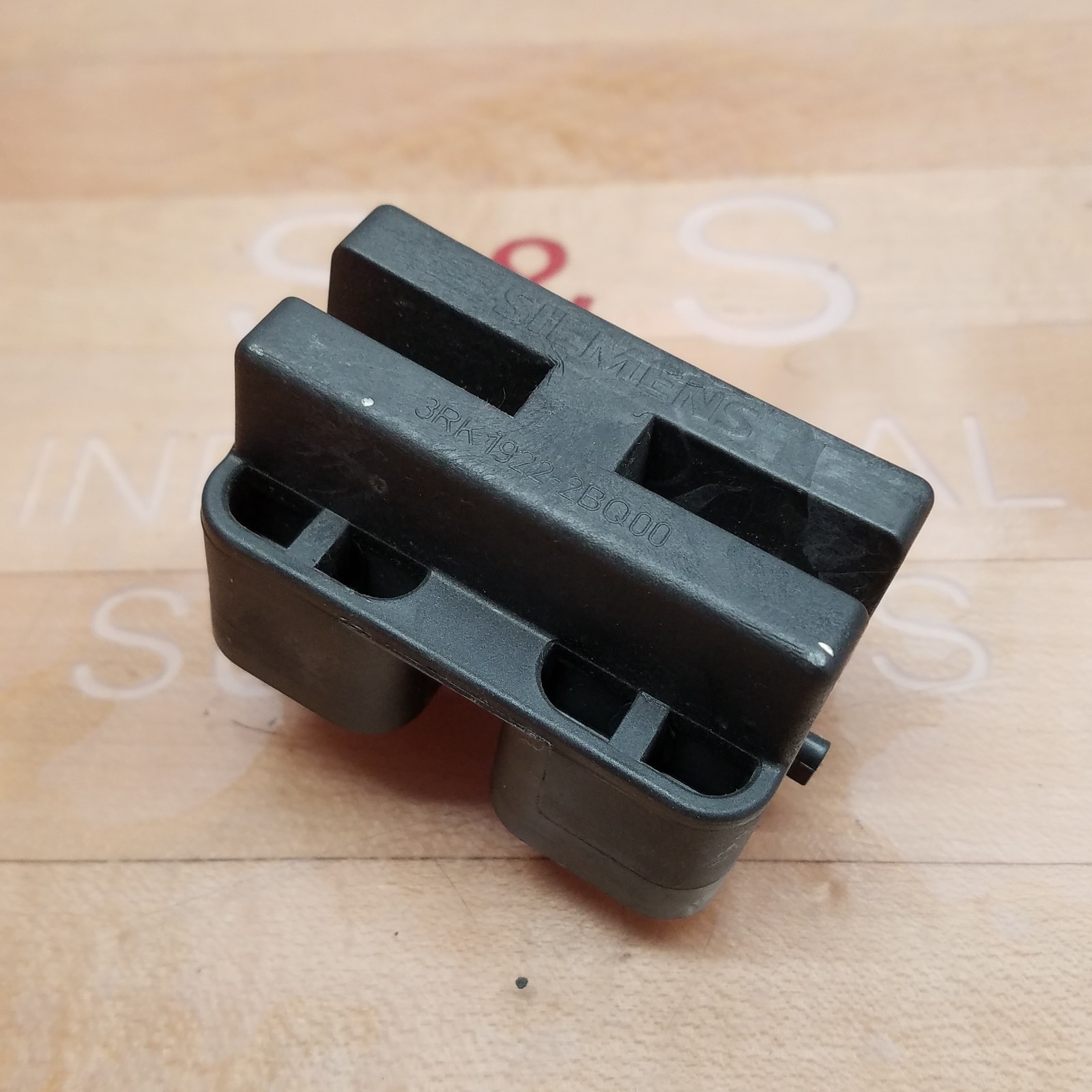 Siemens 3RK1922-2BQ00 400/690V Power Jumper 3RK19222BQ00 - USED