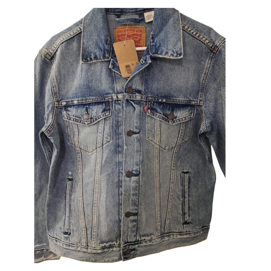 New Levi's Mens Denim Jacket/Trucker Style – Skyline Trucker- Size: MultiSize