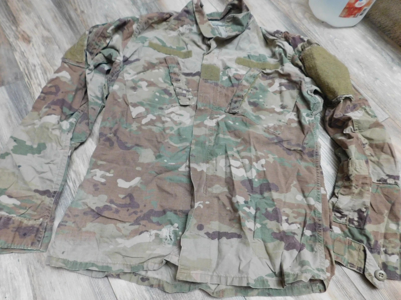 US ARMY OCP FLAME RESISTANT COAT SIZE MEDIUM - LONG