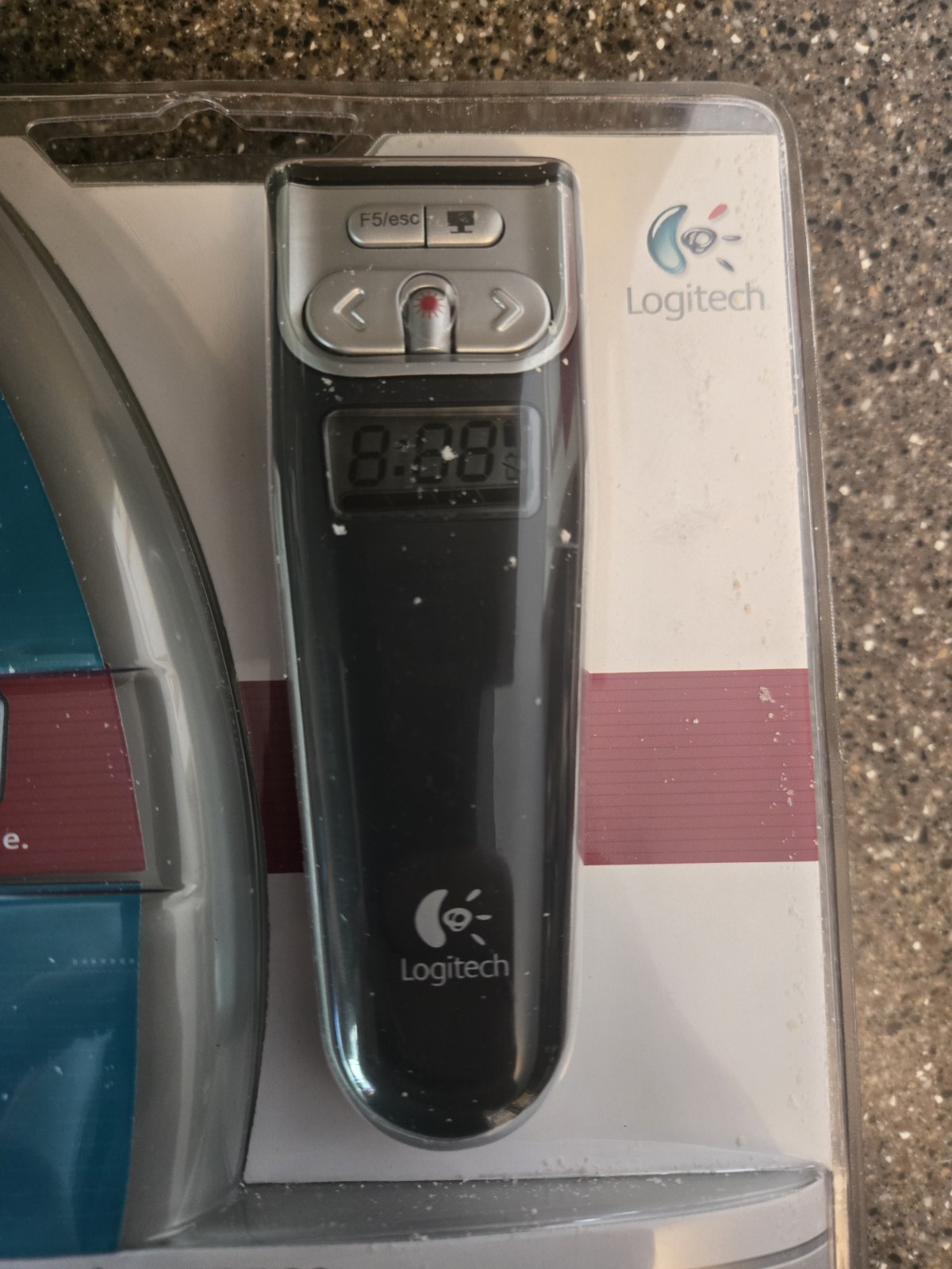 Logitech 2.4 GHz Cordless Presenter With LCD Timer - New In Box NIB NOS