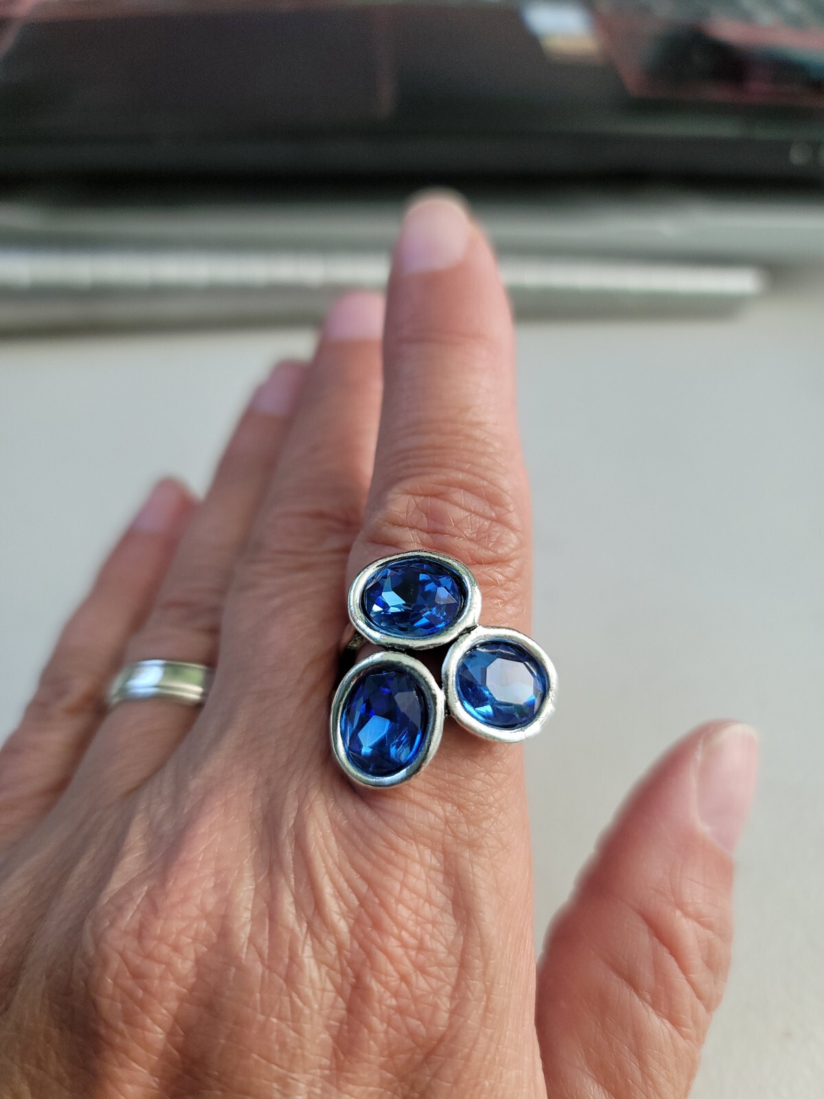 silver plated 3 stone crystal blue denim treasure ring uno de 50 style theme