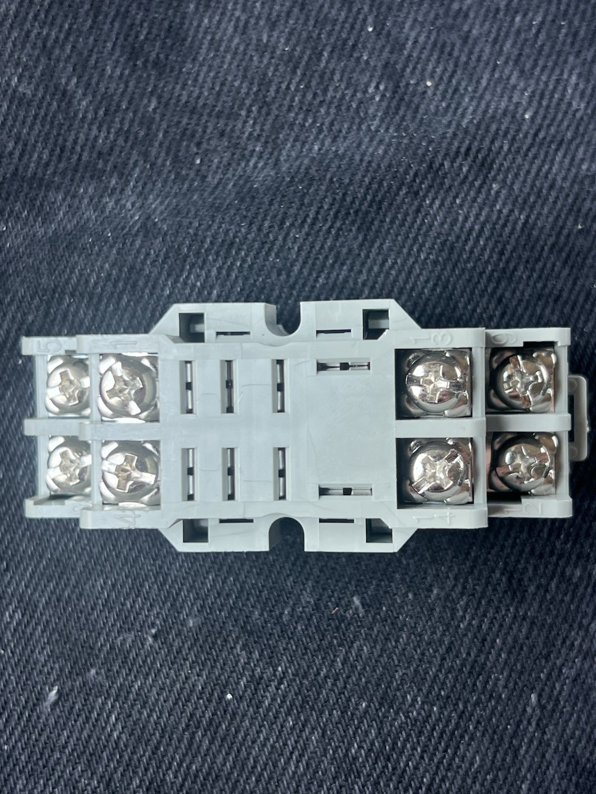 Lot of 12 Idec SH2B-05 Relay Socket 300V 8 Pins 2 Pole