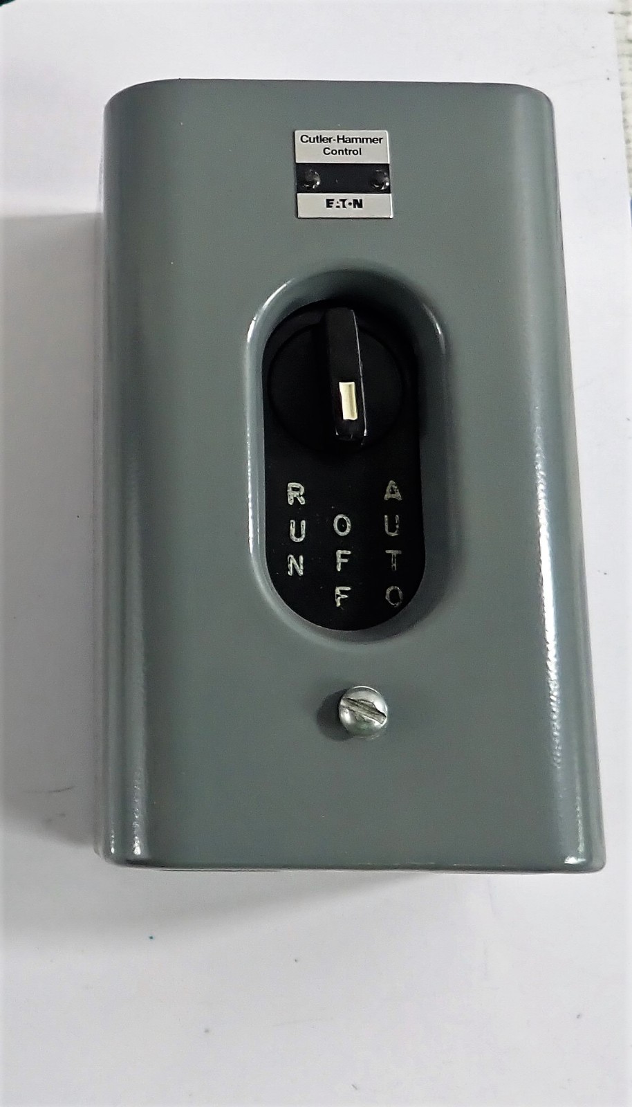 Cutler Hammer 10250H289 3 Position Selector Switch Enclosed Run-Off-Auto  New Su