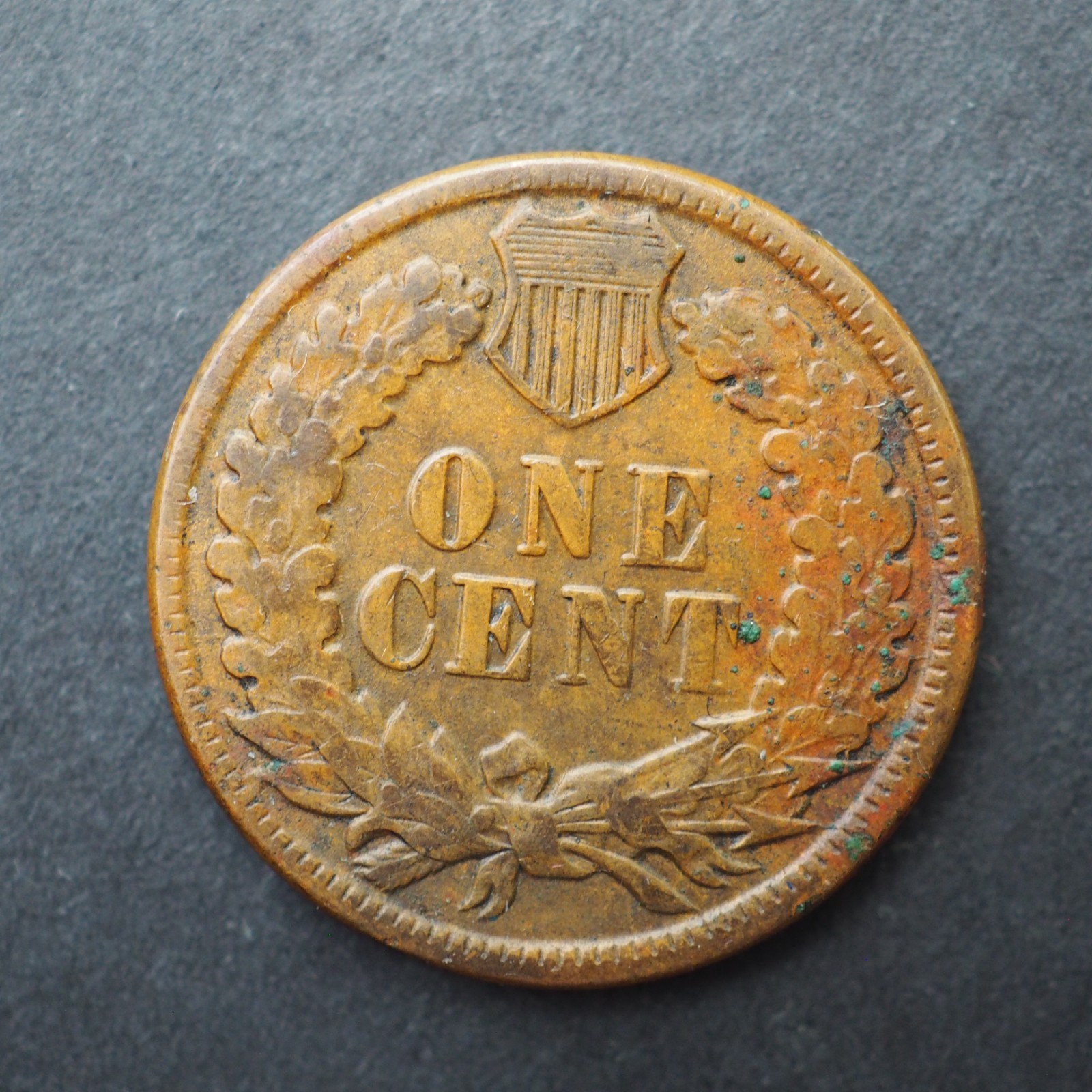 1883 INDIAN HEAD CENT *SPOTS* - FREE SHIPPING! C4581