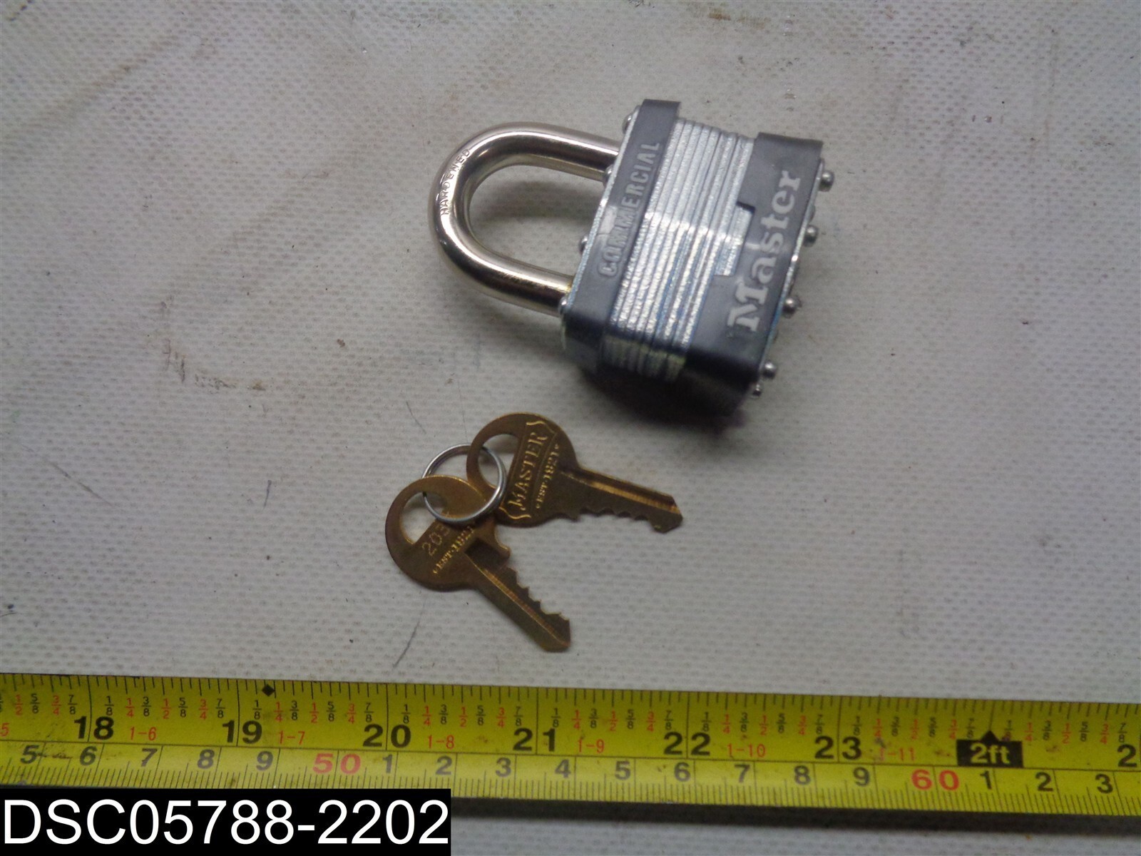 1KA MasterLock Laminated Steel Padlock Keyed 2035 071649029523